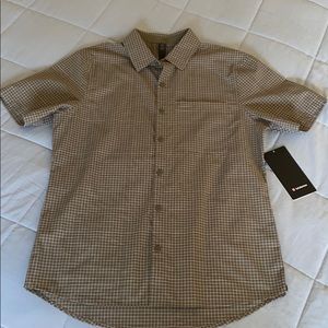 Short sleeve button down